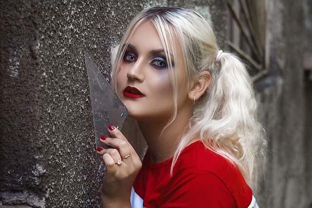 Małe sterczące włoski